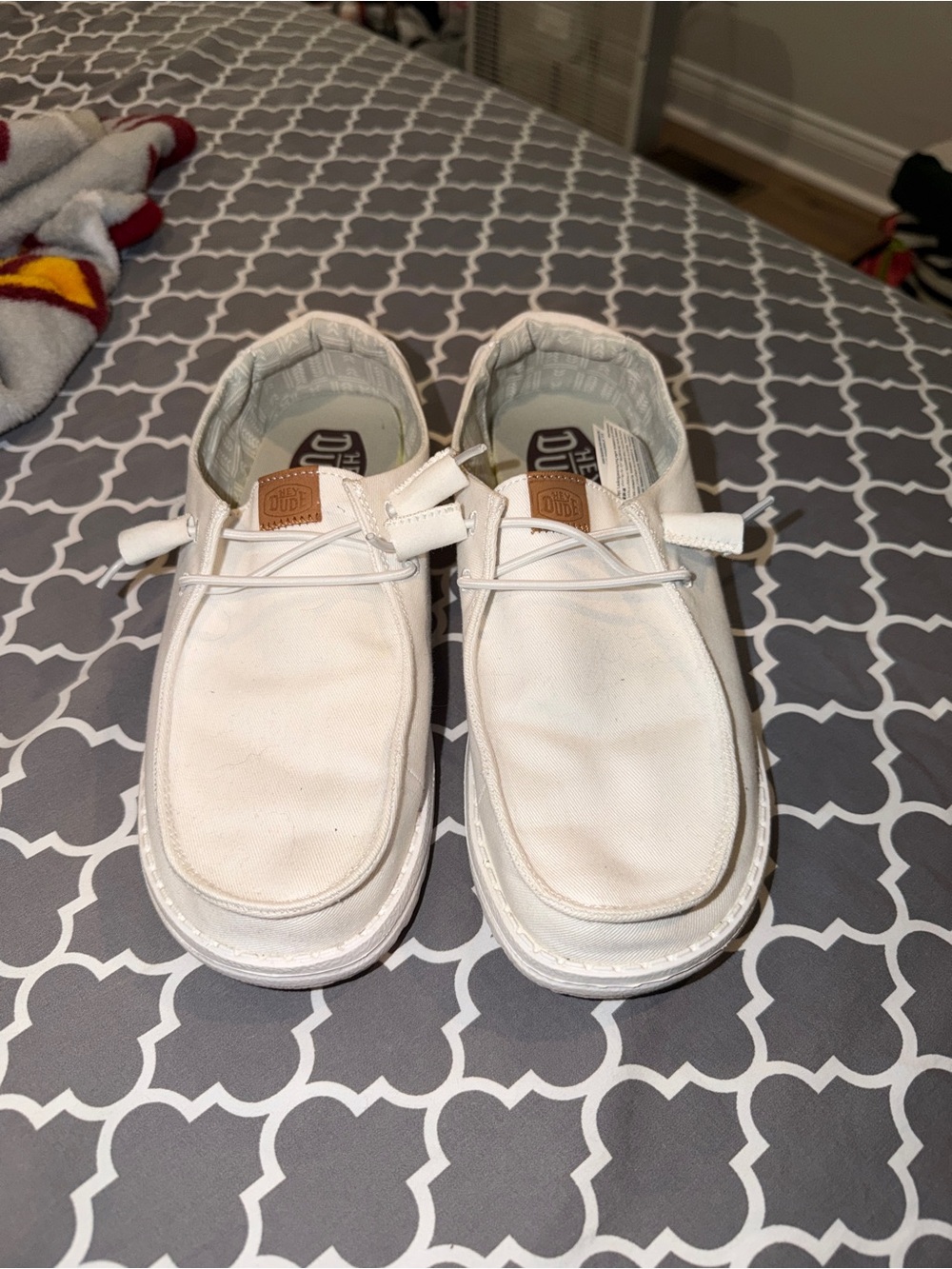 Hey Dude Wally Sox Lightweight Canvas Slip-On Shoes in White womens size 7